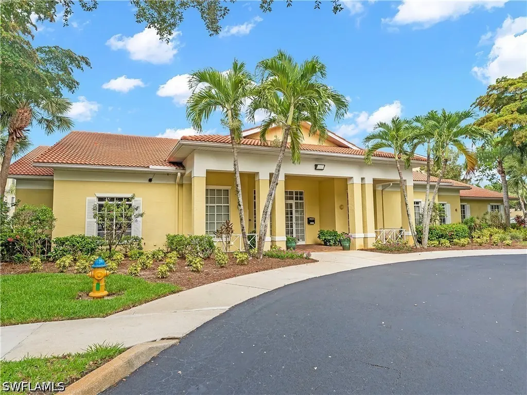 8274 Key Royal Circle Naples FL 34119