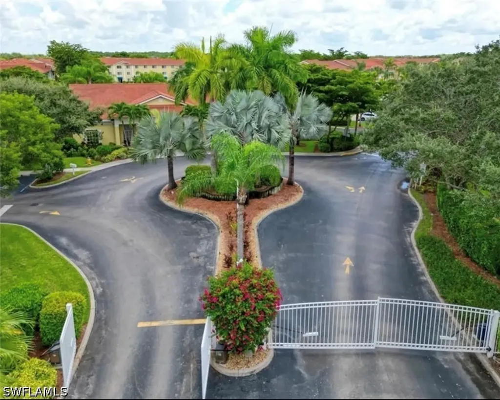 8274 Key Royal Circle Naples FL 34119