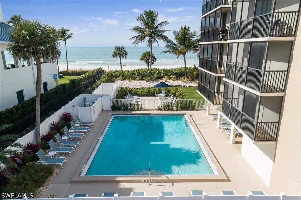 10475 Gulf Shore Drive Naples FL 34108