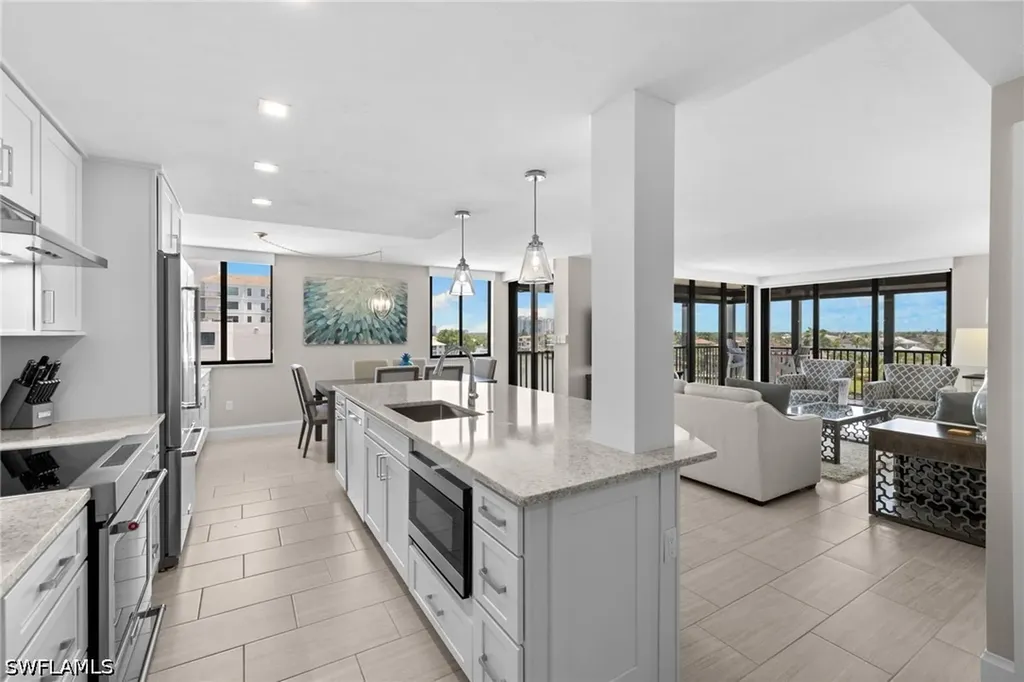 10482 Gulf Shore Drive Naples FL 34108