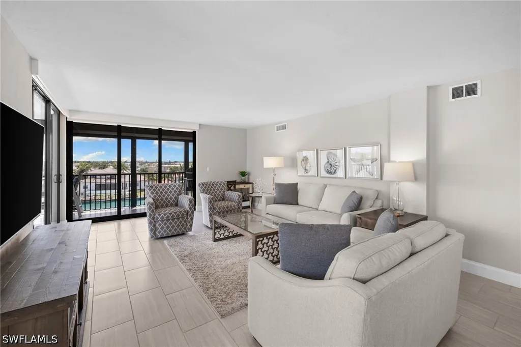 10482 Gulf Shore Drive Naples FL 34108