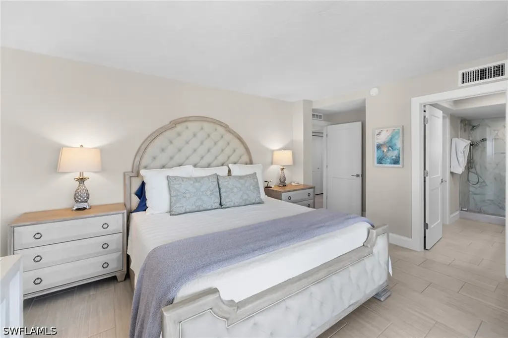 10482 Gulf Shore Drive Naples FL 34108
