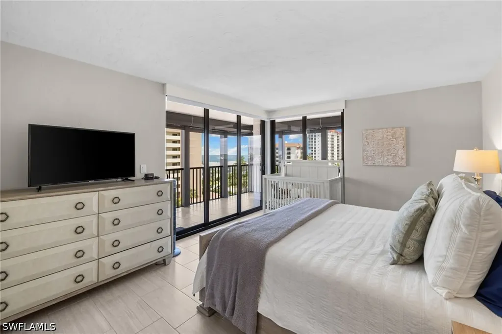 10482 Gulf Shore Drive Naples FL 34108