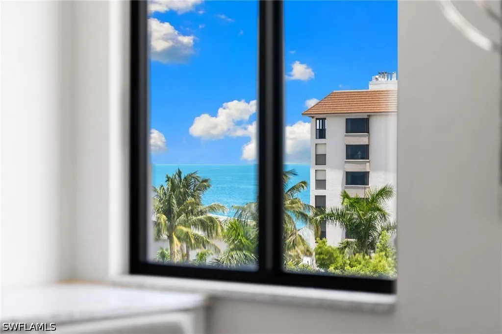 10482 Gulf Shore Drive Naples FL 34108