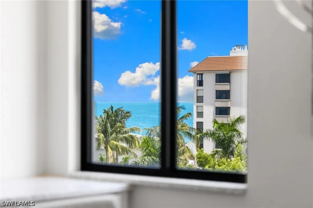 10482 Gulf Shore Drive Naples FL 34108