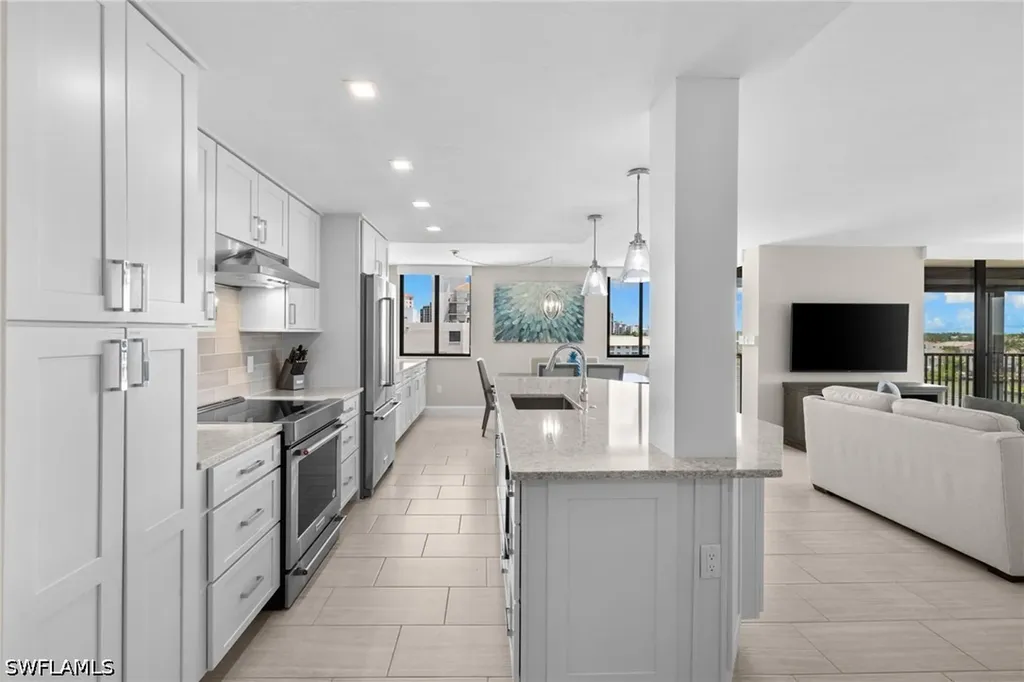 10482 Gulf Shore Drive Naples FL 34108