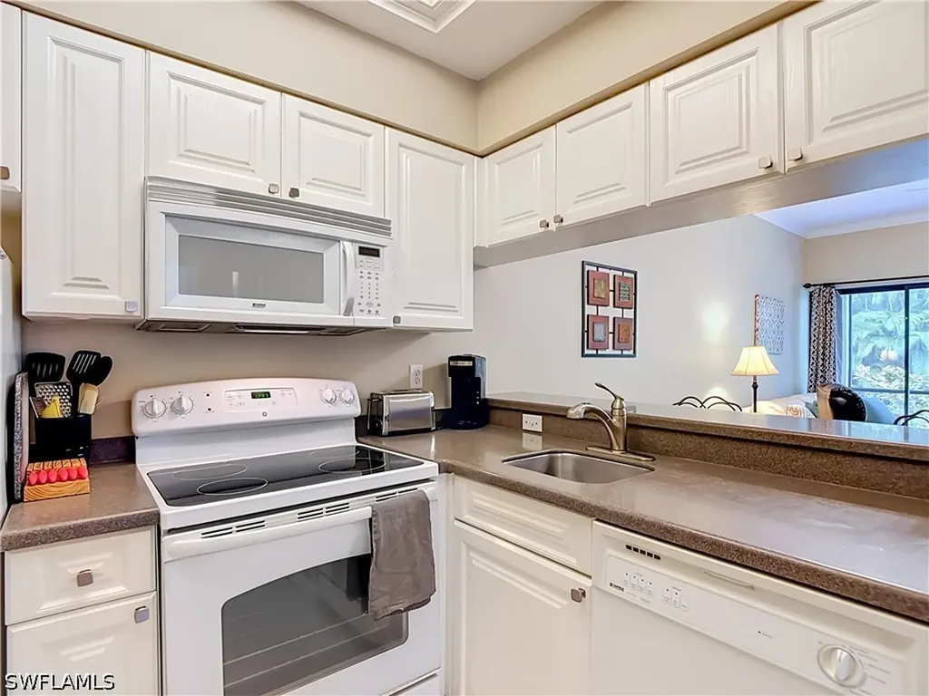 3323 Olympic Drive Naples FL 34105