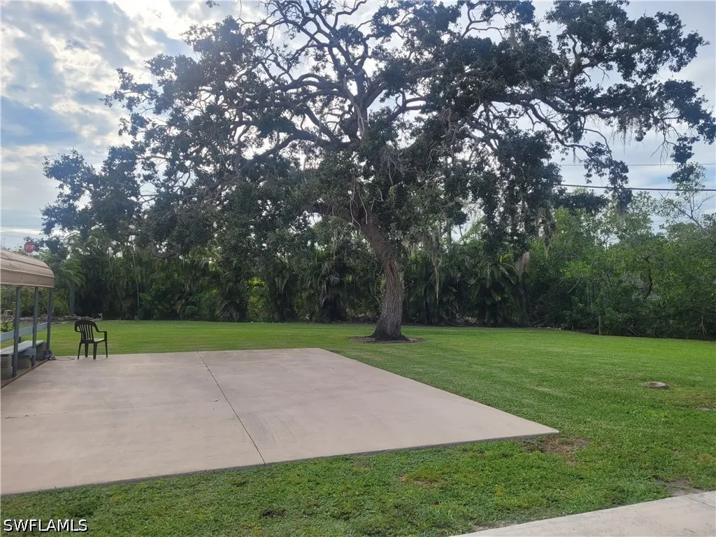 859 Manatee Road Naples FL 34114