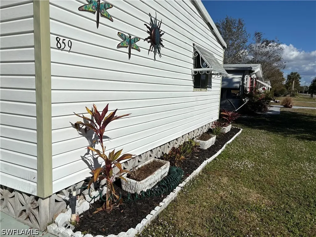 859 Manatee Road Naples FL 34114