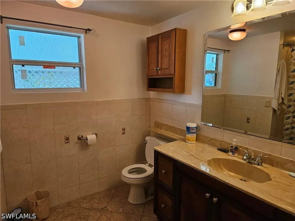 859 Manatee Road Naples FL 34114