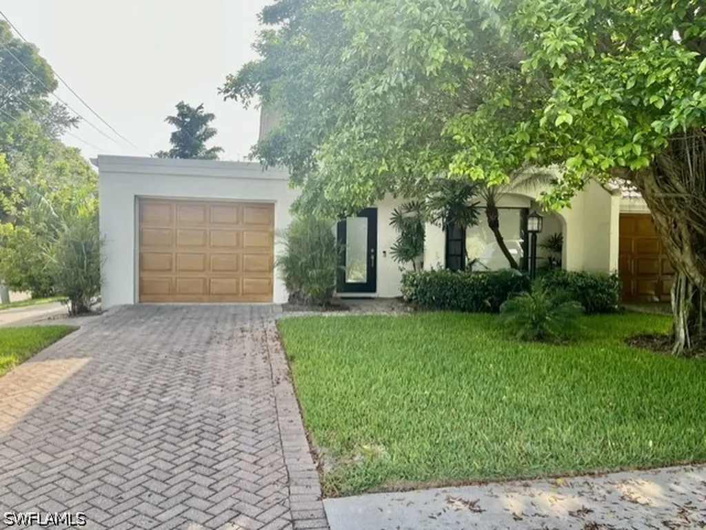 1140 5th Street S Naples FL 34102