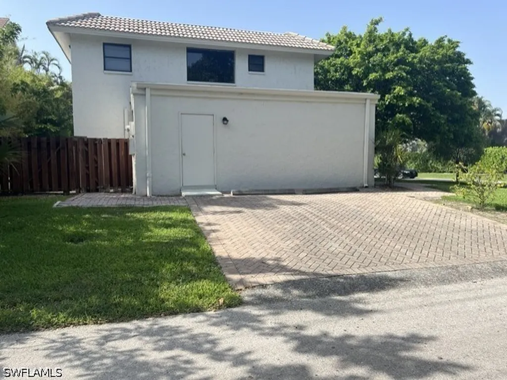 1140 5th Street S Naples FL 34102
