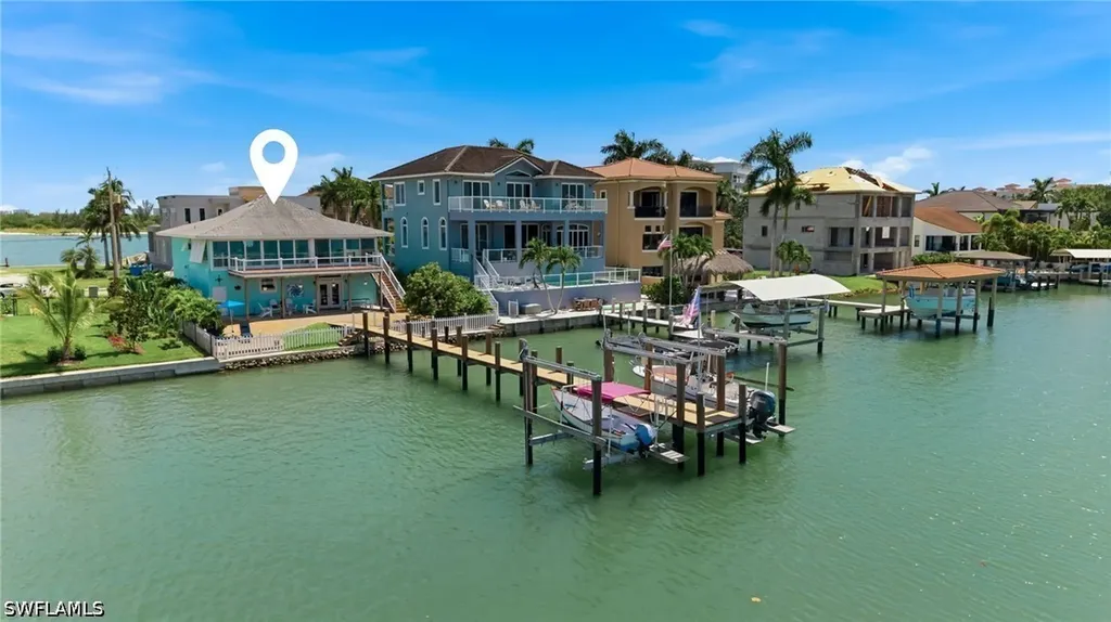 23 W Pelican Street Naples FL 34113