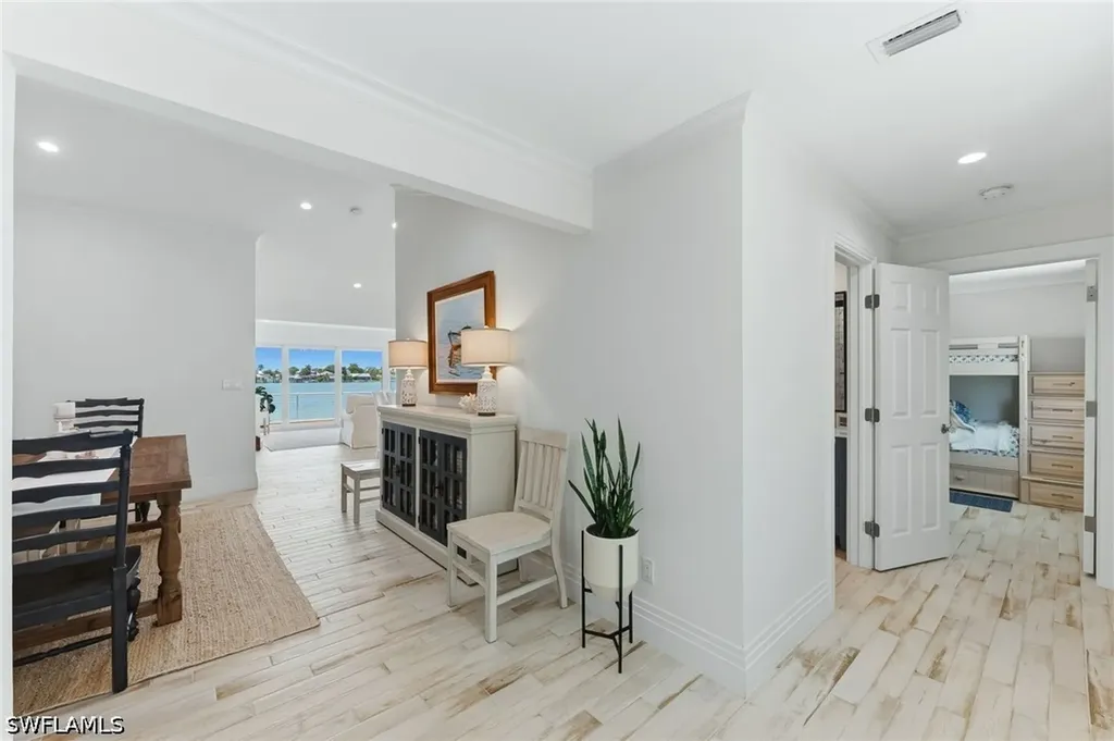 23 W Pelican Street Naples FL 34113
