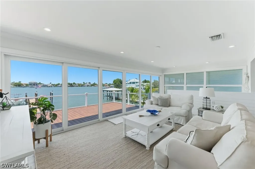 23 W Pelican Street Naples FL 34113