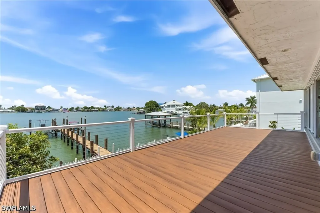 23 W Pelican Street Naples FL 34113