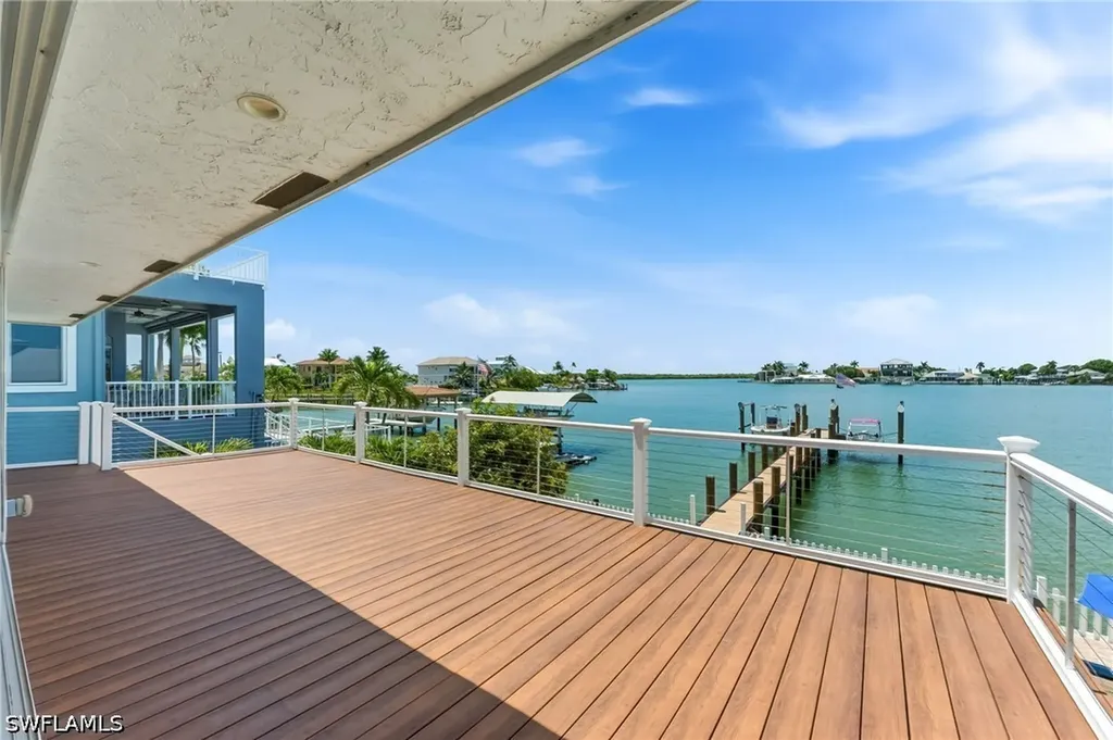 23 W Pelican Street Naples FL 34113