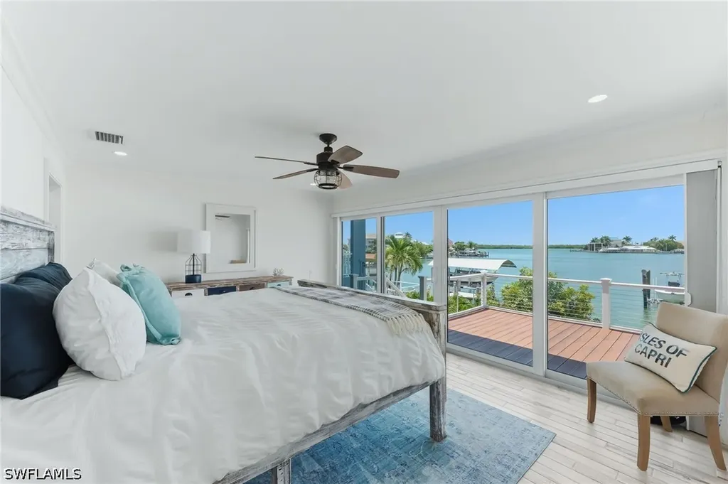 23 W Pelican Street Naples FL 34113