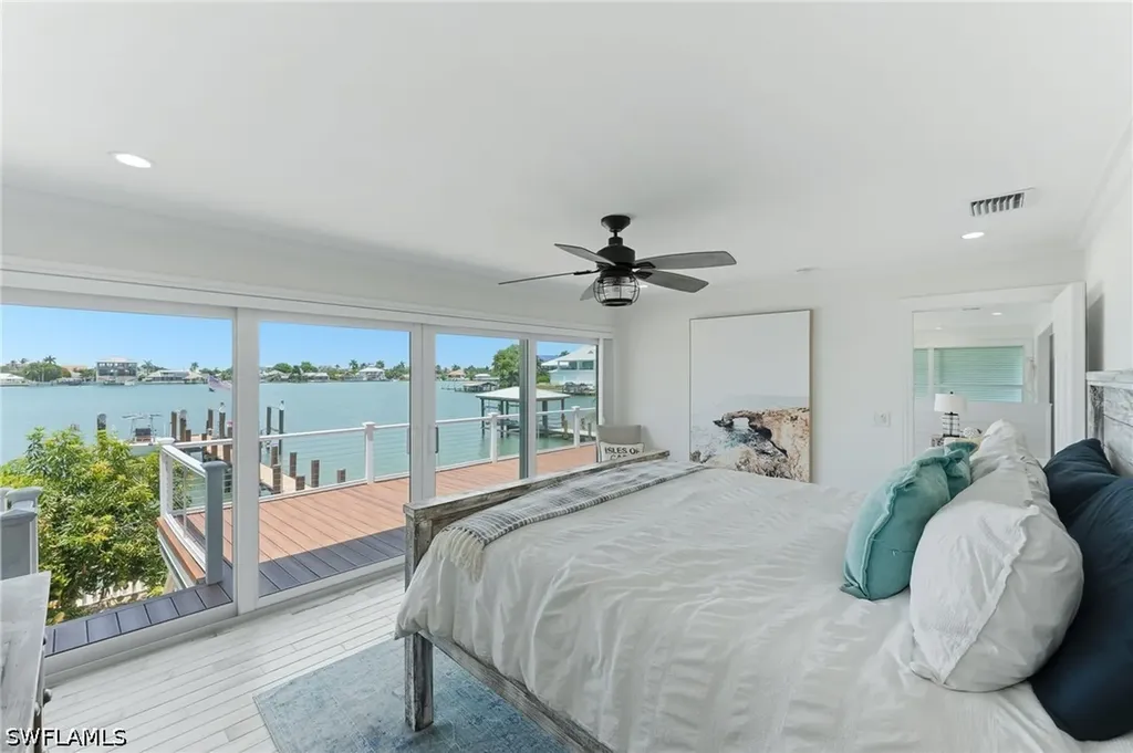 23 W Pelican Street Naples FL 34113