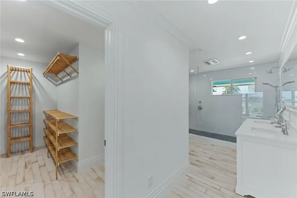 23 W Pelican Street Naples FL 34113