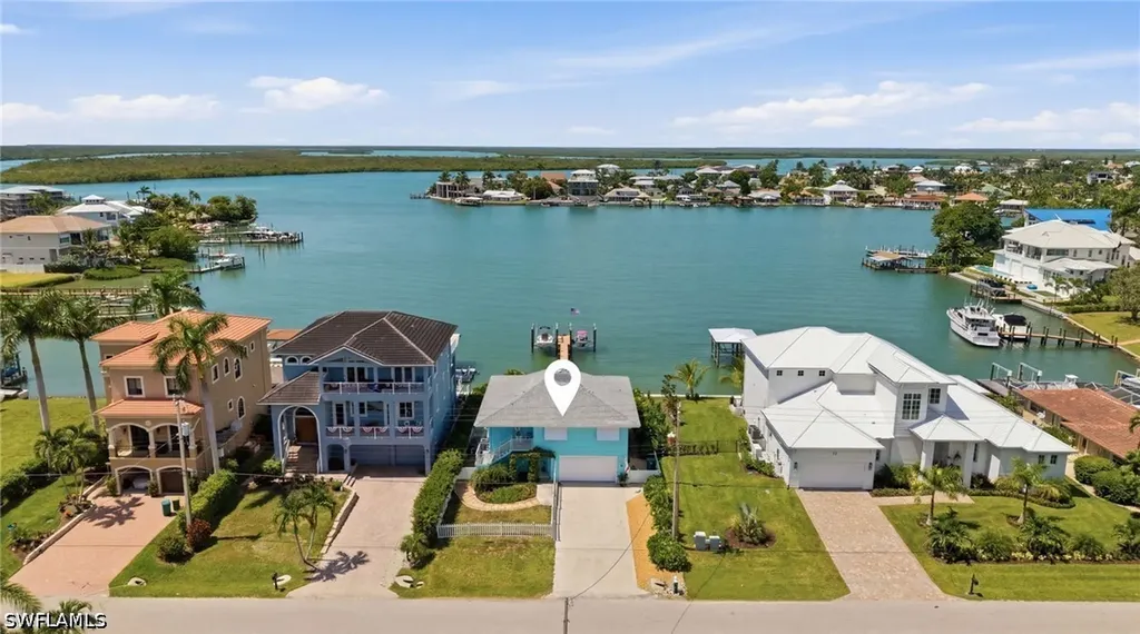 23 W Pelican Street Naples FL 34113