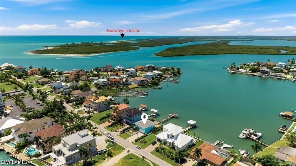 23 W Pelican Street Naples FL 34113