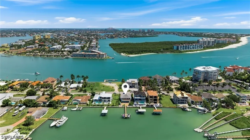 23 W Pelican Street Naples FL 34113