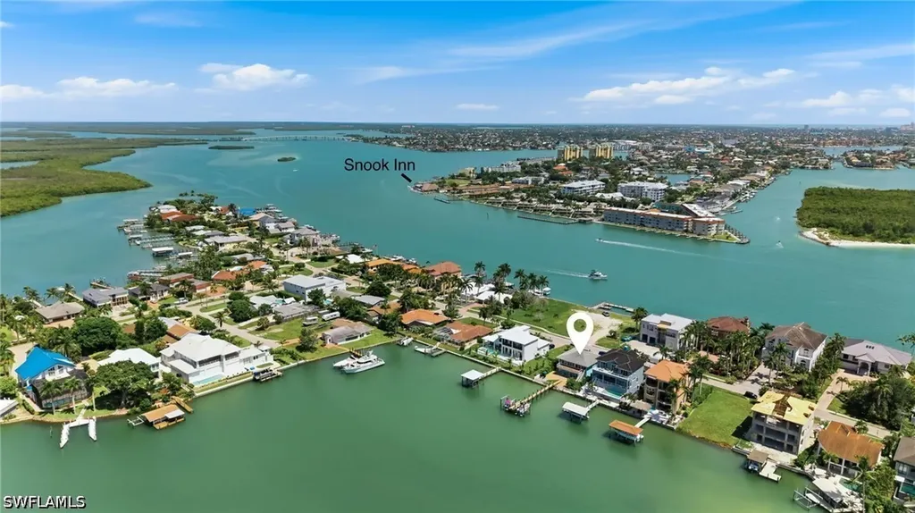 23 W Pelican Street Naples FL 34113
