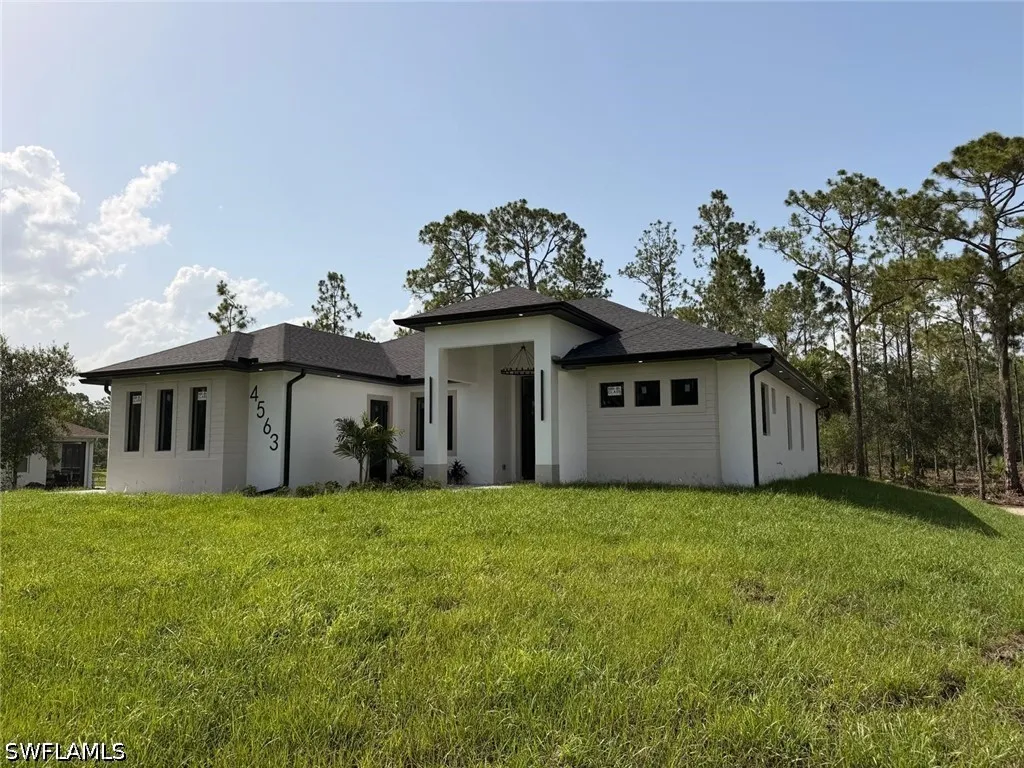 4563 45th Avenue NE Naples FL 34120