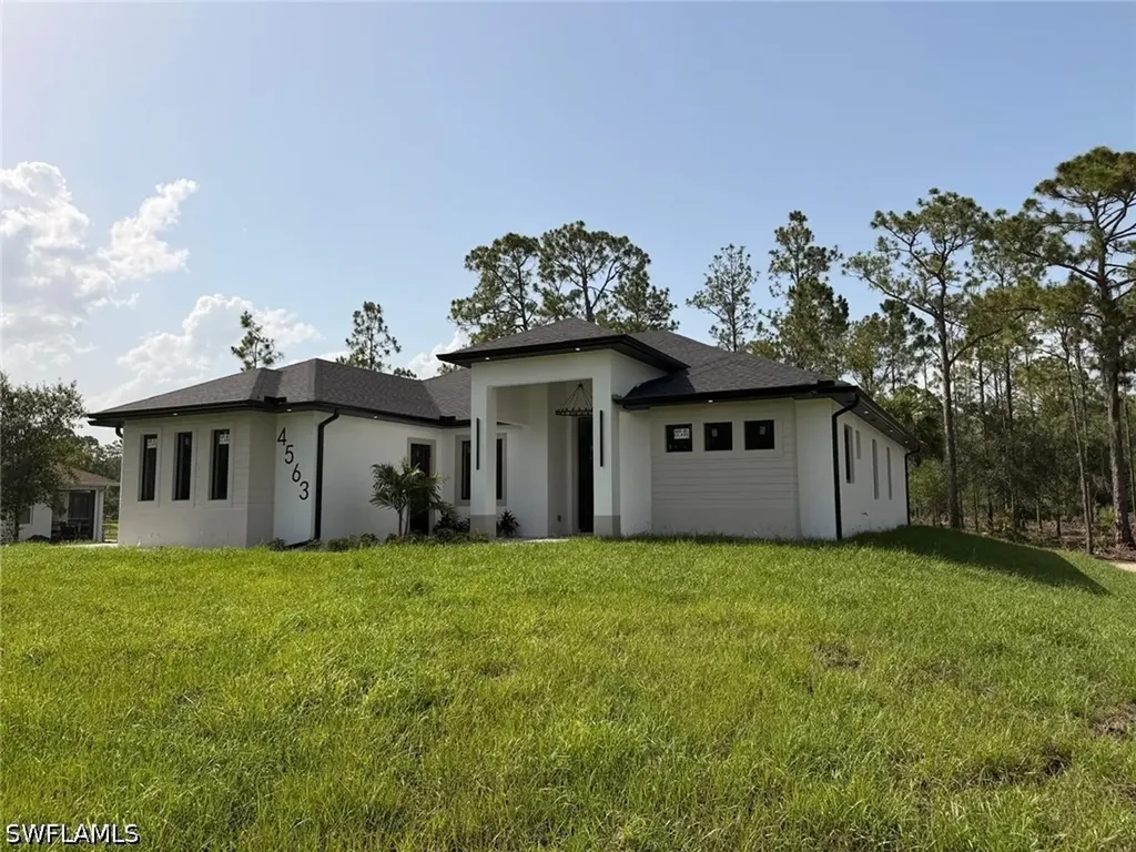 4563 45th Avenue NE Naples FL 34120
