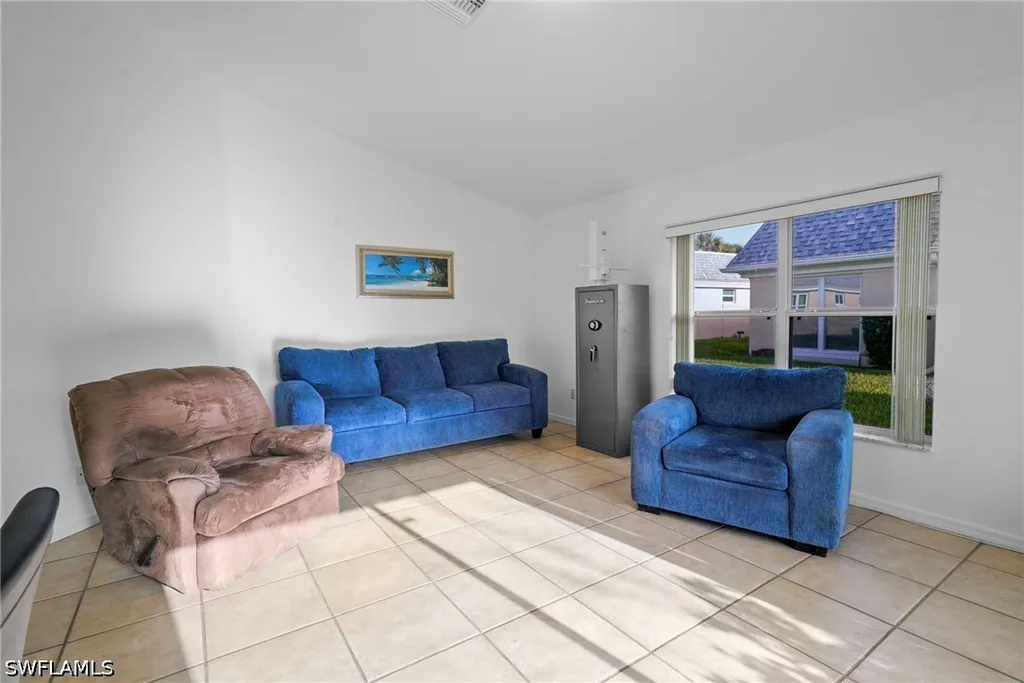 2 E Greens Circle Lehigh Acres FL 33936