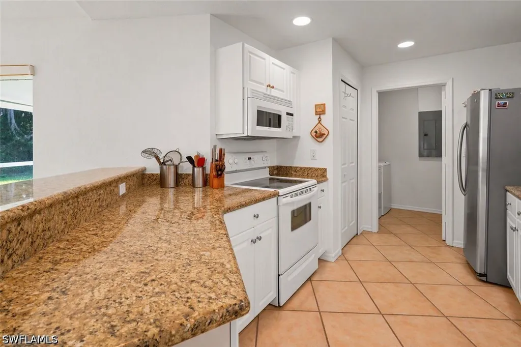 2 E Greens Circle Lehigh Acres FL 33936