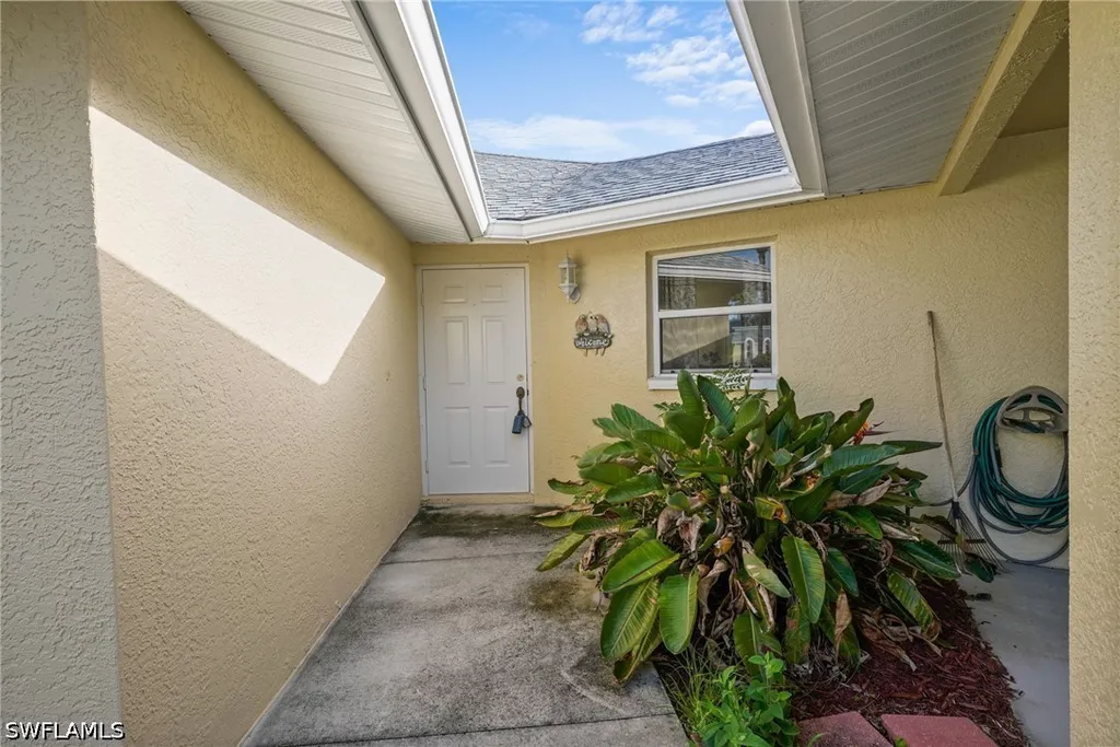 2 E Greens Circle Lehigh Acres FL 33936