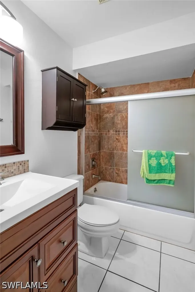 8302 Charter Club Circle Fort Myers FL 33919