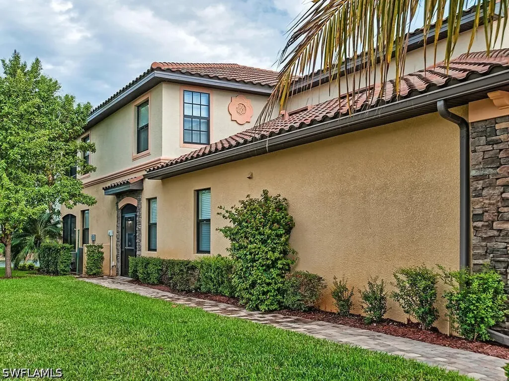9115 Napoli Court Naples FL 34113