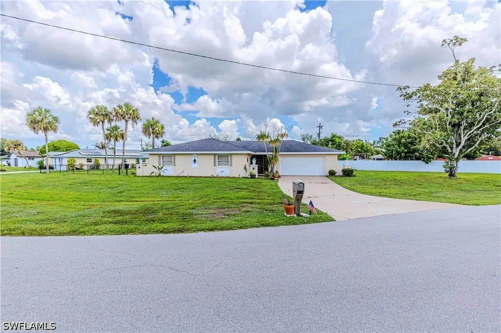 1618 Country Club Parkway Lehigh Acres FL 33936