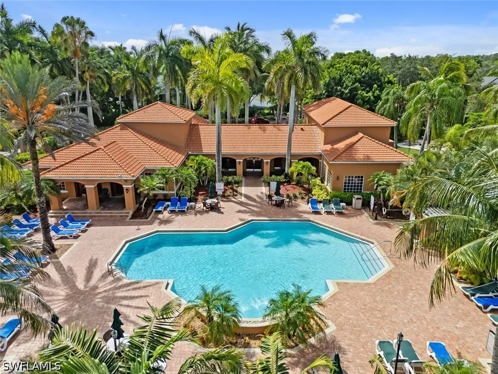 1270 Wildwood Lakes Boulevard Naples FL 34104