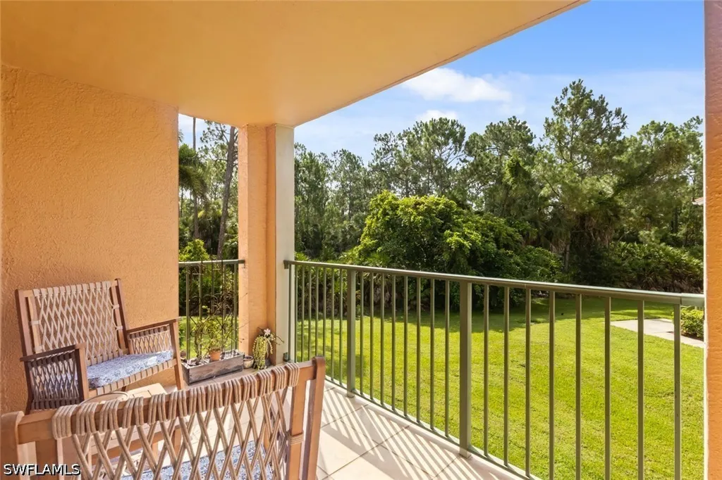 1270 Wildwood Lakes Boulevard Naples FL 34104