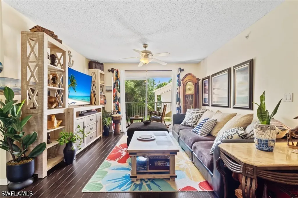 1270 Wildwood Lakes Boulevard Naples FL 34104