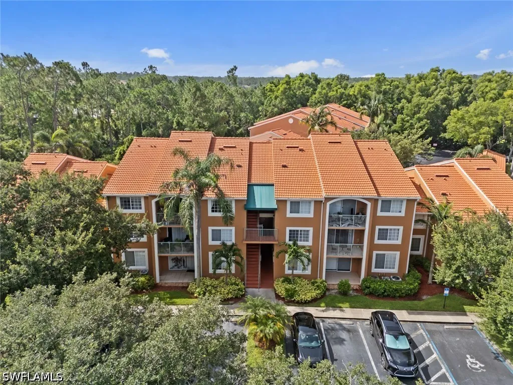 1270 Wildwood Lakes Boulevard Naples FL 34104