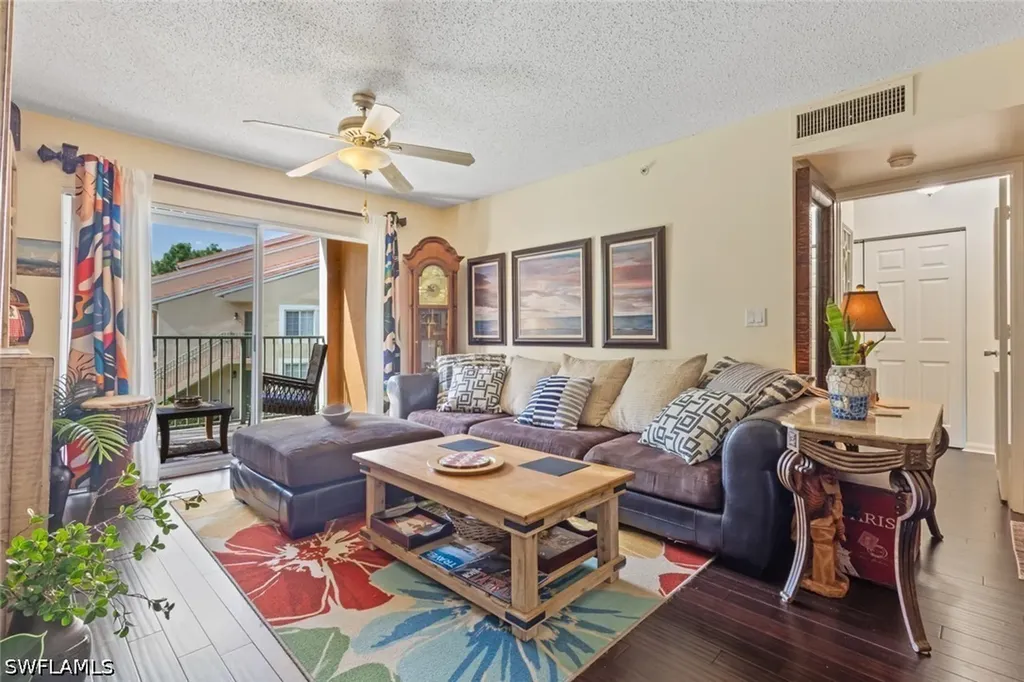 1270 Wildwood Lakes Boulevard Naples FL 34104