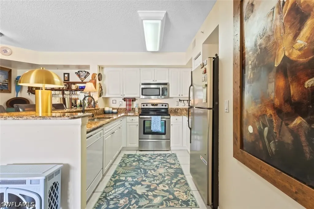 1270 Wildwood Lakes Boulevard Naples FL 34104