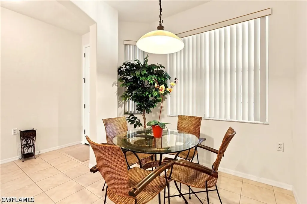 4874 Hampshire Court Naples FL 34112
