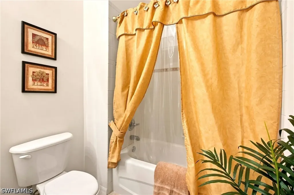 4874 Hampshire Court Naples FL 34112