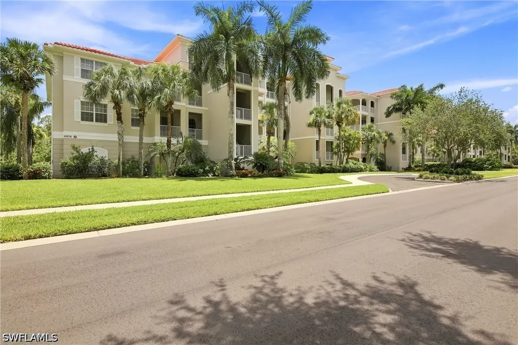 4874 Hampshire Court Naples FL 34112