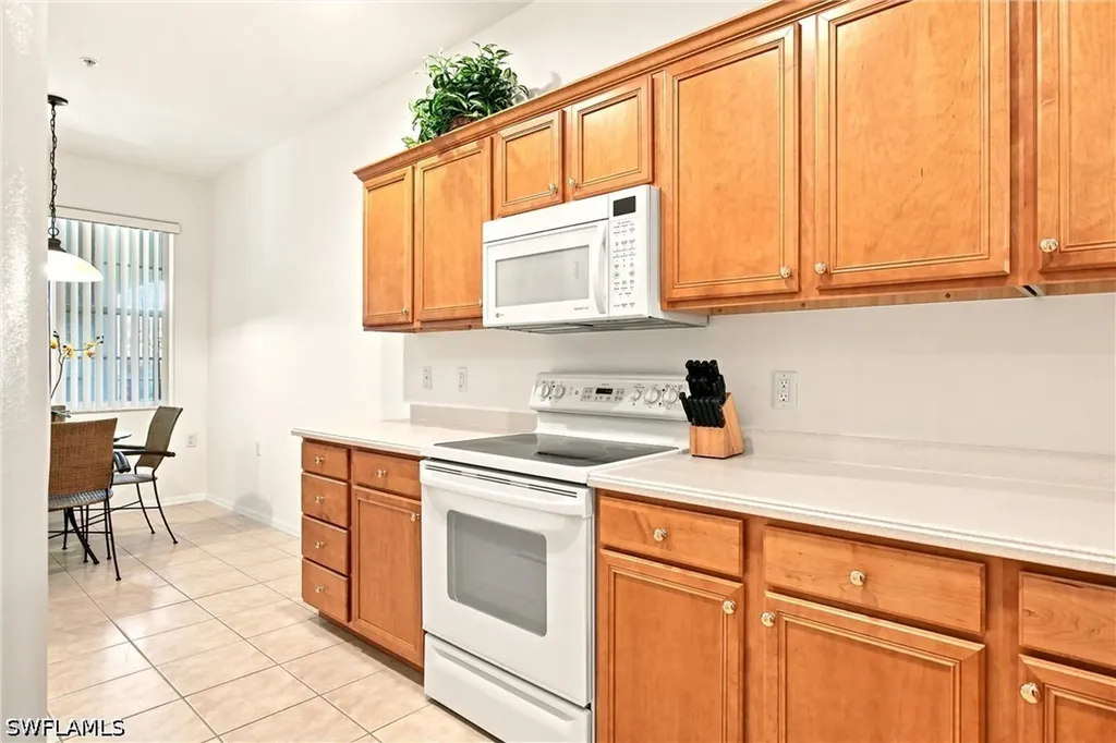 4874 Hampshire Court Naples FL 34112