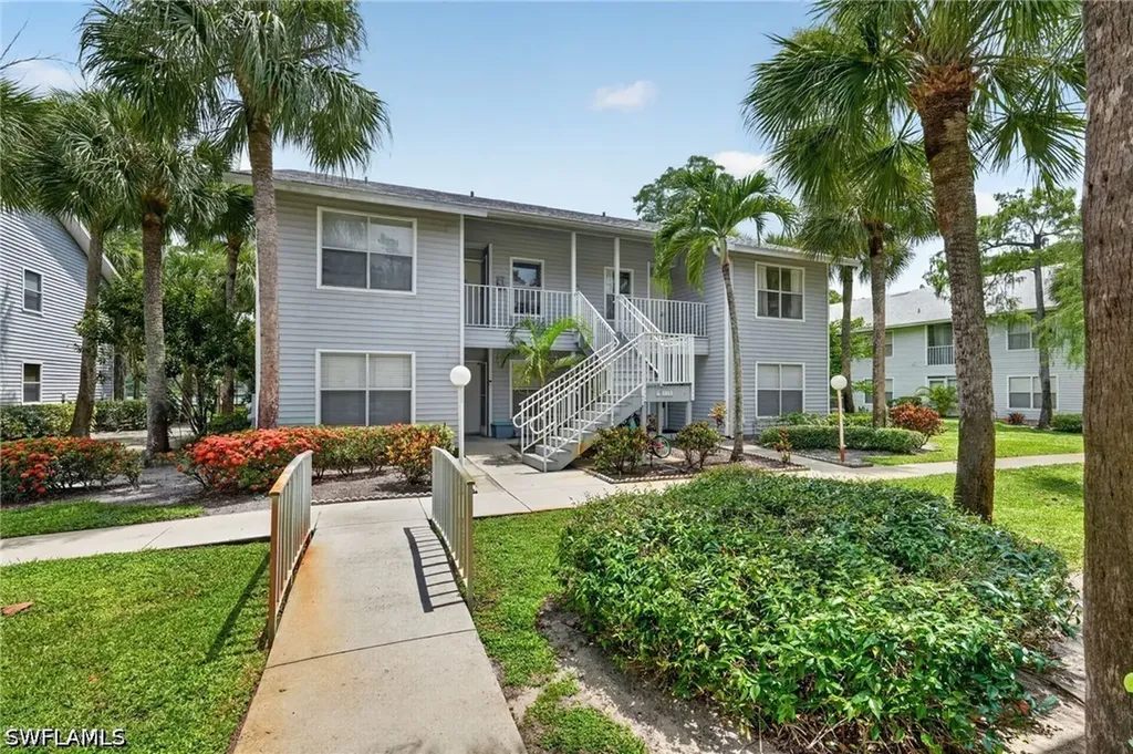 1915 Courtyard Way Naples FL 34112