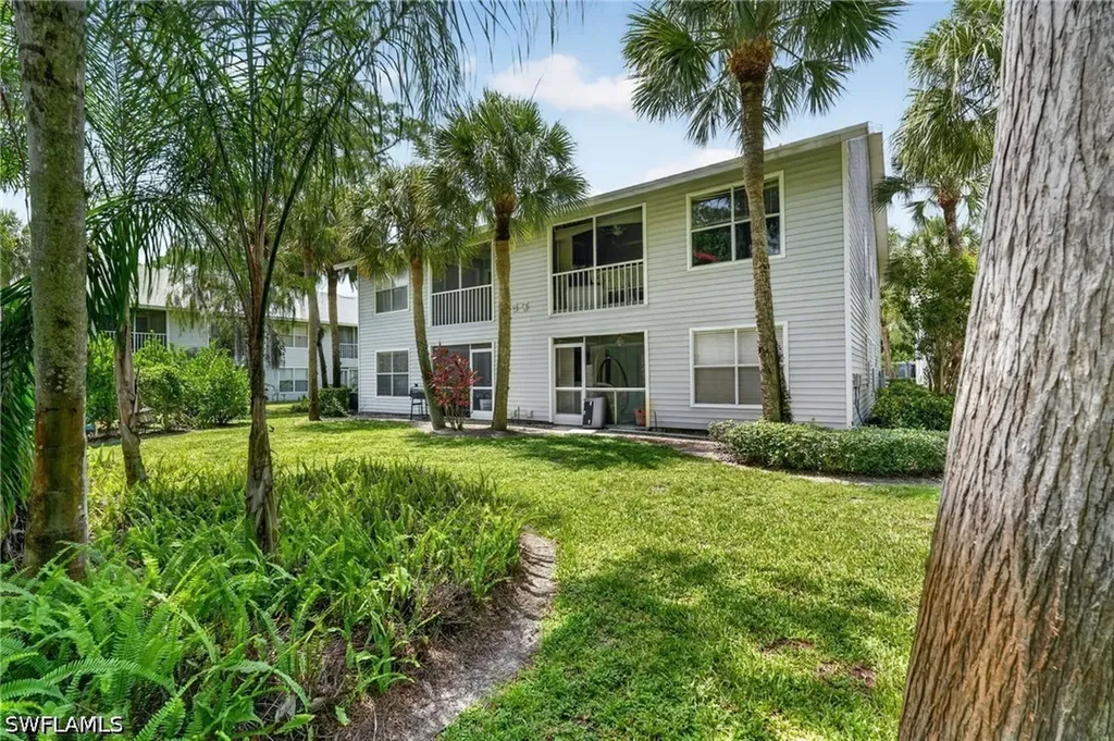 1915 Courtyard Way Naples FL 34112