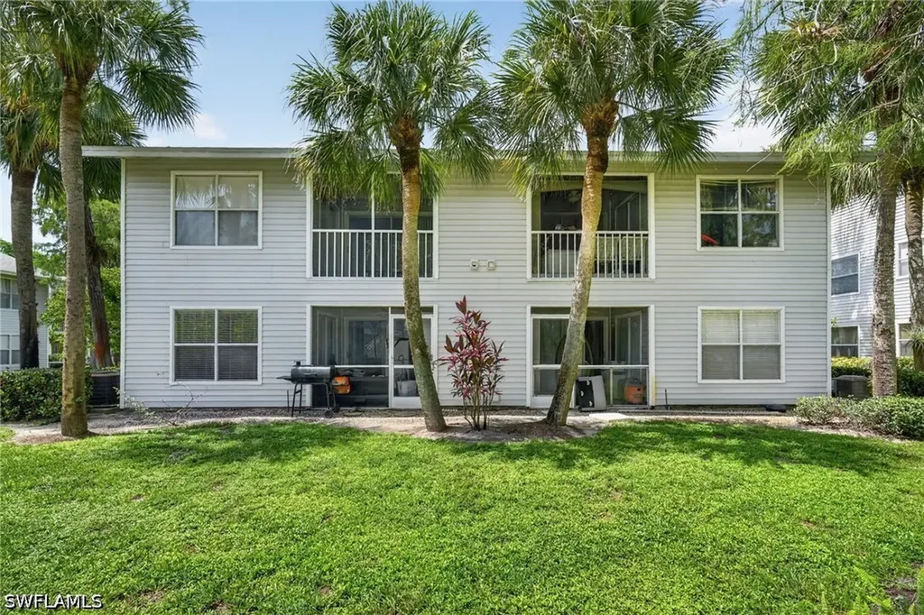 1915 Courtyard Way Naples FL 34112