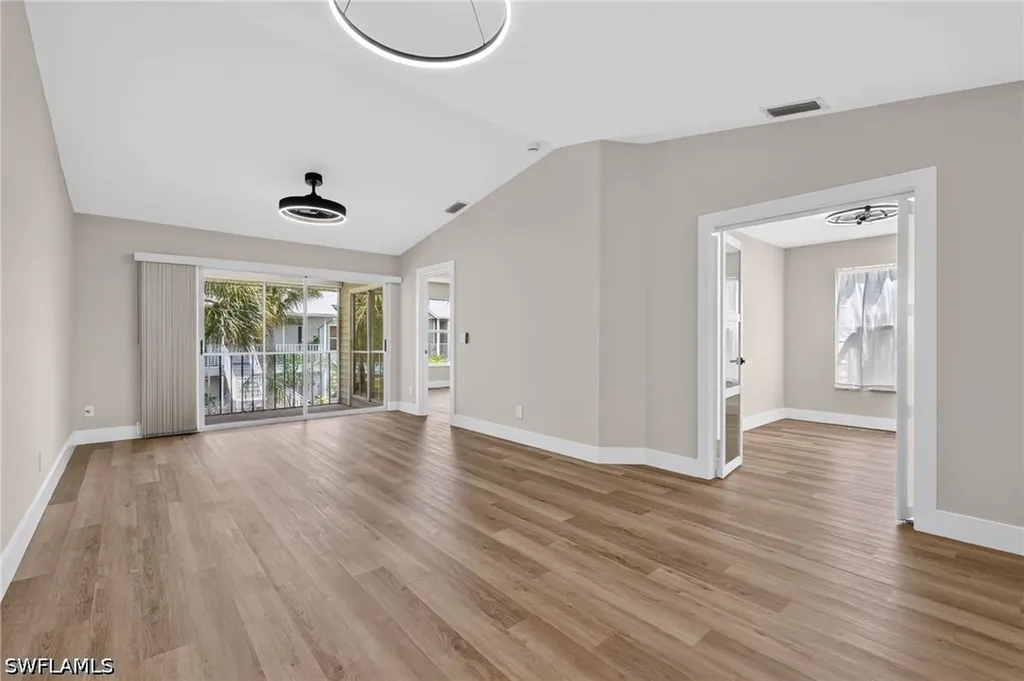 1915 Courtyard Way Naples FL 34112
